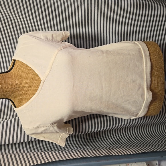 3 Tops - Picture 6 of 8